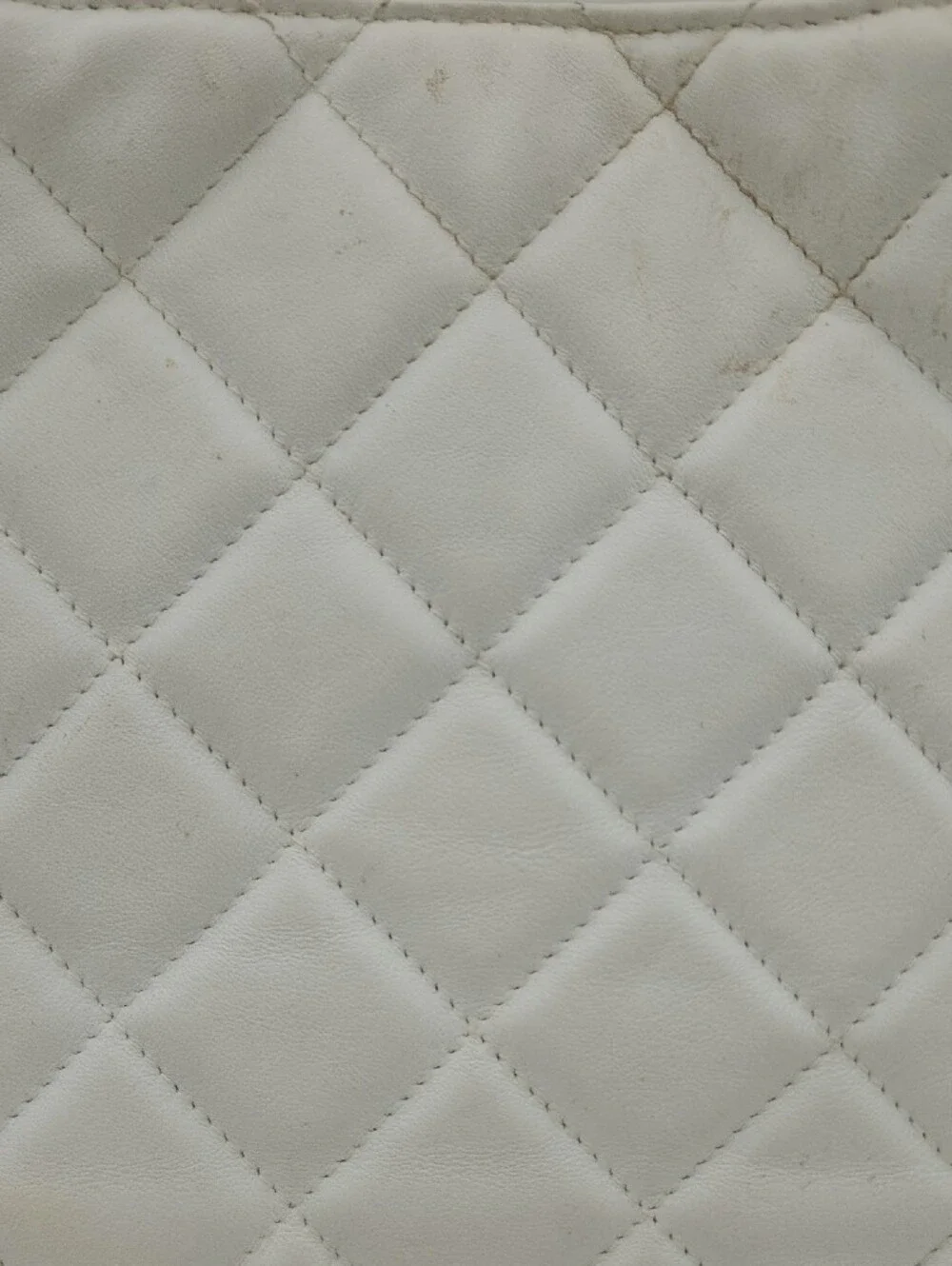 Giani Bernini Quilted White Leather Shoulder Bag with Gold Chain Strap